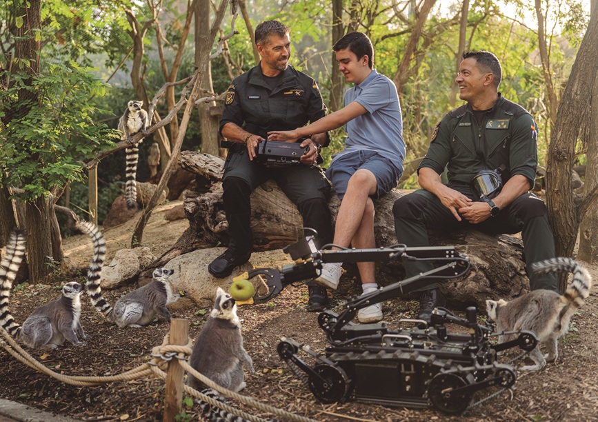 Faunia acoge la presentación del Calendario Solidario de  la Guardia Civil 2026 en favor de la Confederación  Autismo España