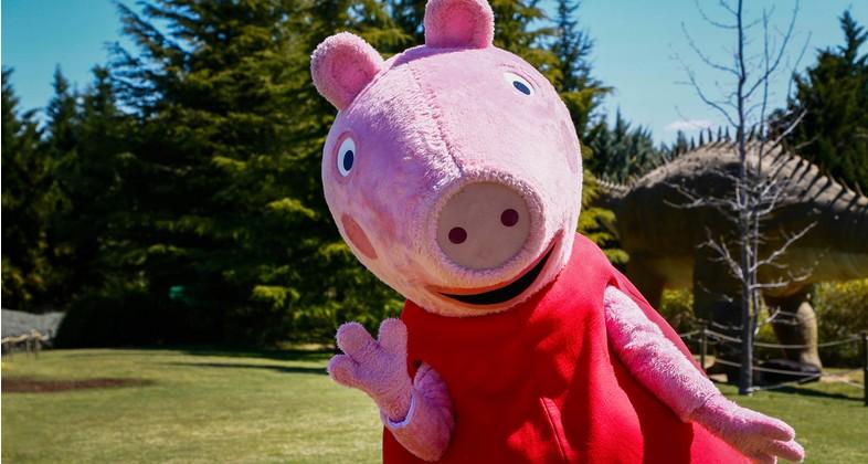 Faunia da la bienvenida a Peppa Pig